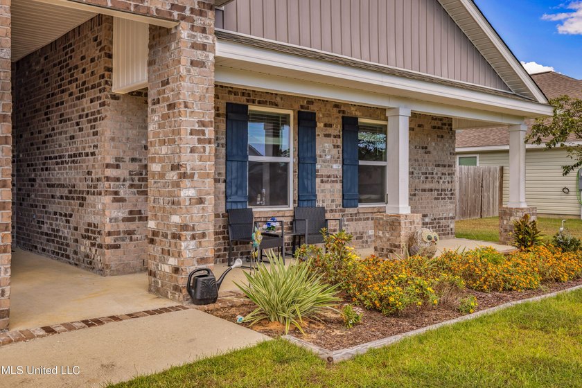 Welcome to 10440 Willow Leaf Drive, a beautifully maintained - photo 6