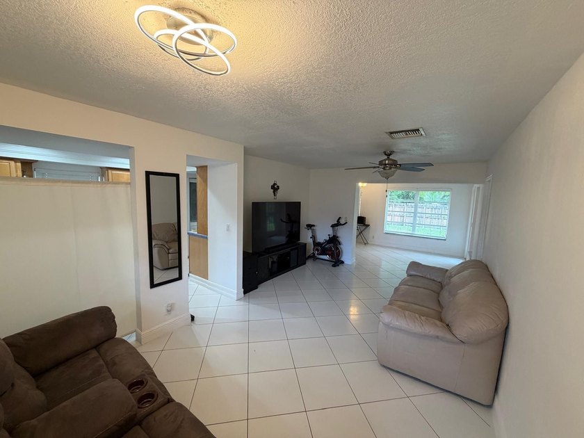 Exceptional opportunity in Boca Raton with NO HOA! This - photo 7