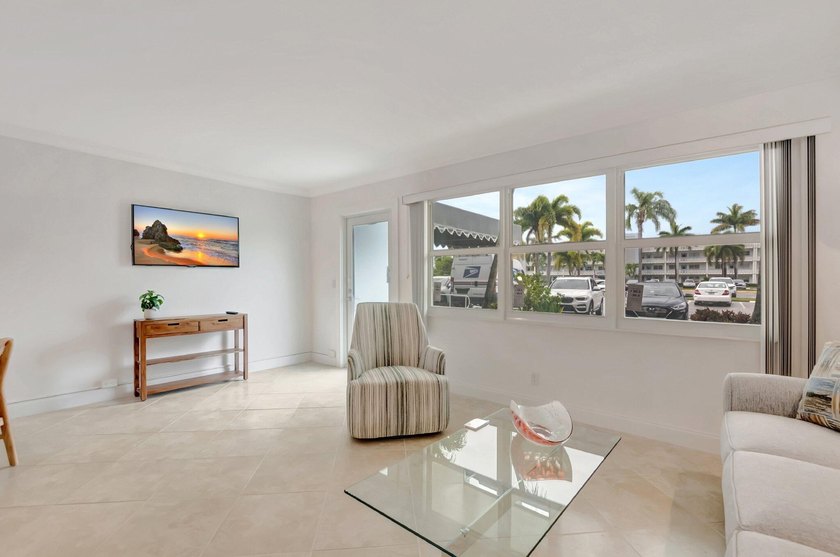 STUNNING RENOVATED! FIRST FLOOR WATERVIEW! Sparkling! Newly - photo 2