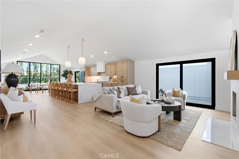 Welcome to 1788 Hawaii Circle, your own private mid century - photo 5