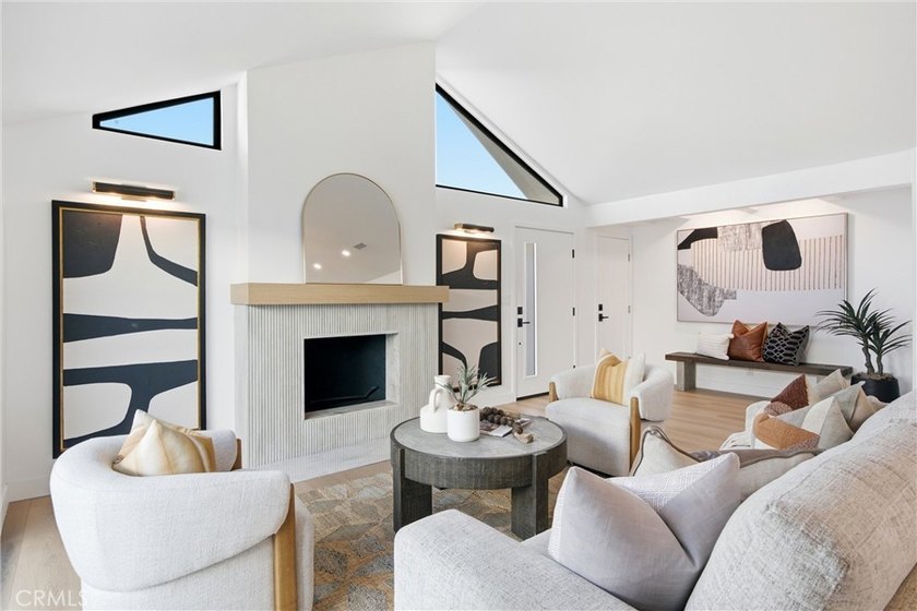 Welcome to 1788 Hawaii Circle, your own private mid century - photo 7