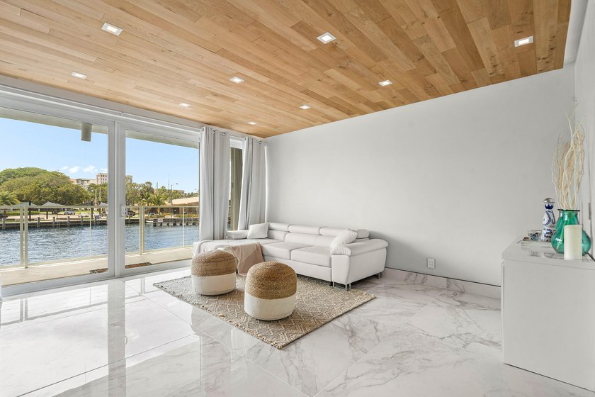Stunning second-floor waterfront condo with breathtaking views - photo 5