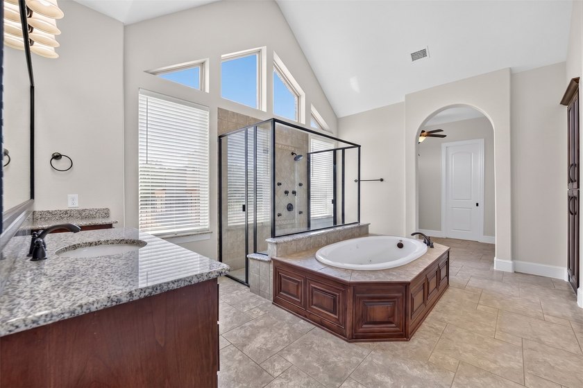 One of the largest Single-Story custom homes in Lantana's - photo 18