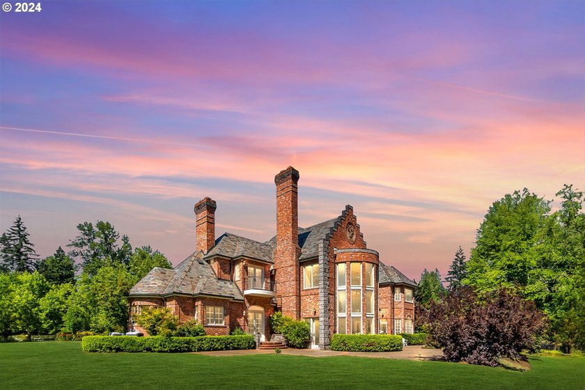 Stunning 62+ Acre English Manor Estate with Unparalleled Privacy - photo 2