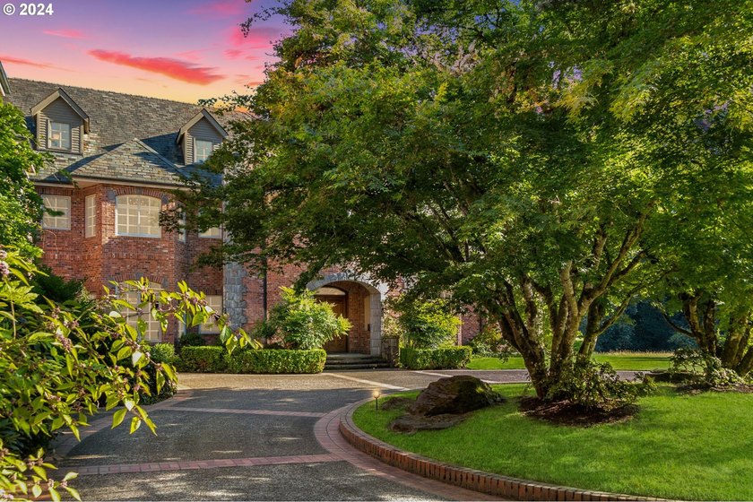 Stunning 62+ Acre English Manor Estate with Unparalleled Privacy - photo 3