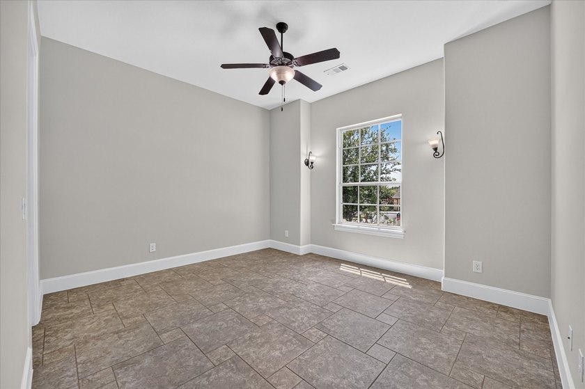 One of the largest Single-Story custom homes in Lantana's - photo 27