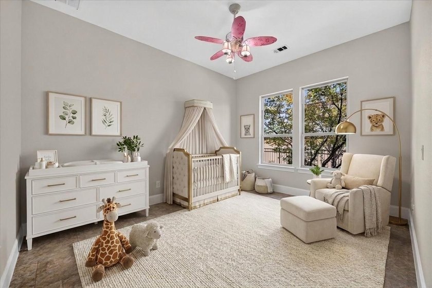 One of the largest Single-Story custom homes in Lantana's - photo 29