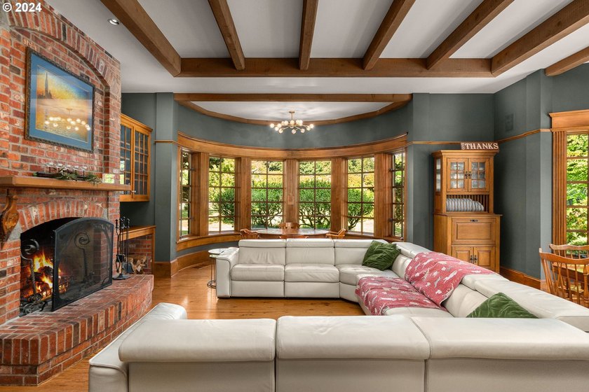 Stunning 62+ Acre English Manor Estate with Unparalleled Privacy - photo 10