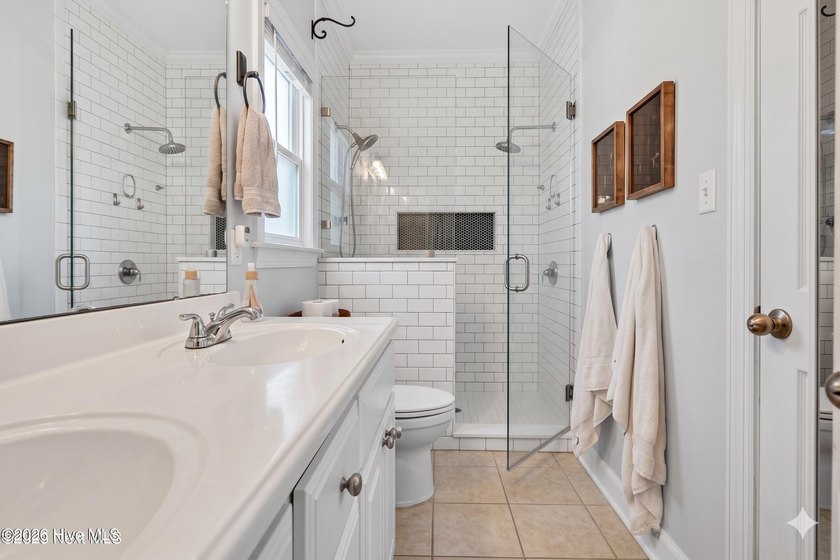 UNICORN PROPERTY ALERT! Rare opportunity to own a private, fully - photo 33