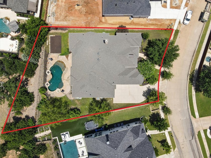 One of the largest Single-Story custom homes in Lantana's - photo 37