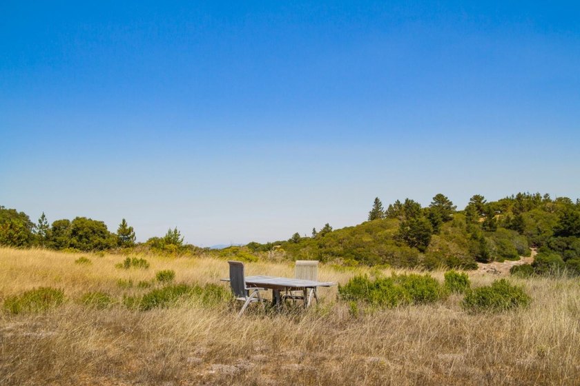 High above Carmel and Monterey Bay, this remarkable 27.13-acre - photo 5