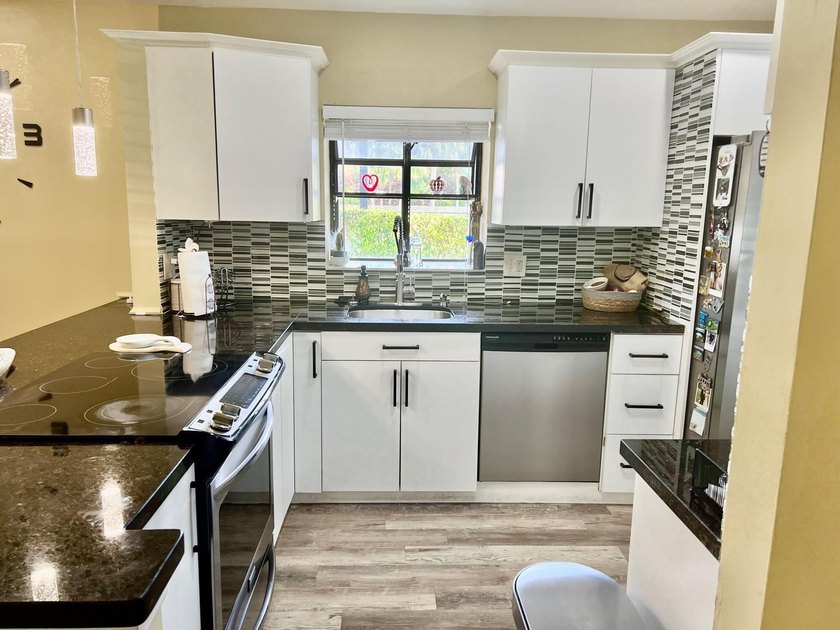 Beautiful Villa in the Amazing Whisper Walk 55+ Community in - photo 3