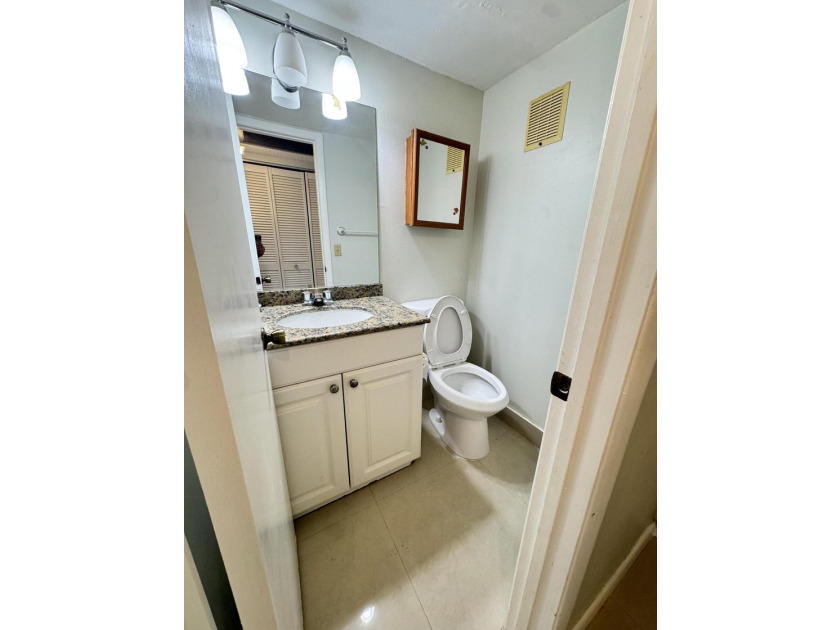 Welcome to this charming first-floor, one-bedroom - photo 10