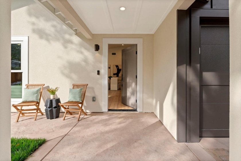 The grass is greener on Fernside! This home was expanded to 2 - photo 4