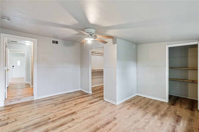 Move-in ready and beautifully remodeled, this charming 3-bedroom - photo 17