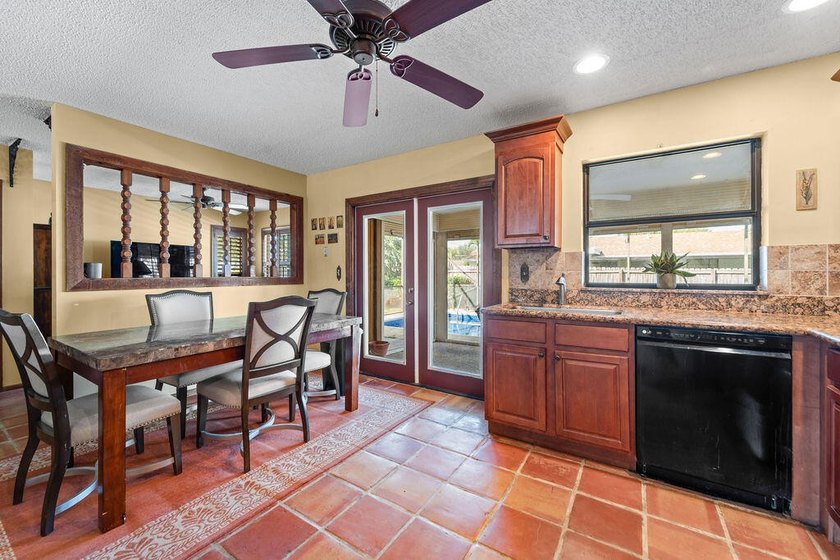 NO HOA! 3 bedroom/2 bath pool home located on a quiet street in - photo 7