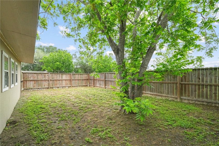 Move-in ready and beautifully remodeled, this charming 3-bedroom - photo 20