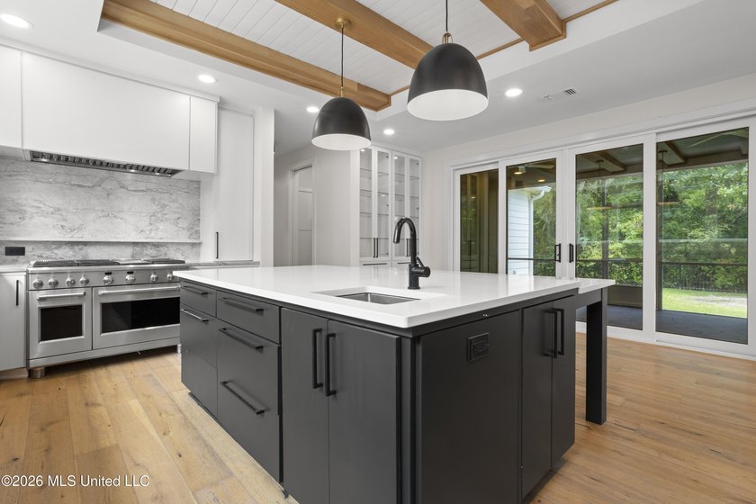 Thoughtfully designed for both elegant everyday living and - photo 4