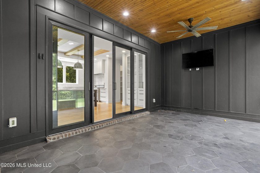 Thoughtfully designed for both elegant everyday living and - photo 6