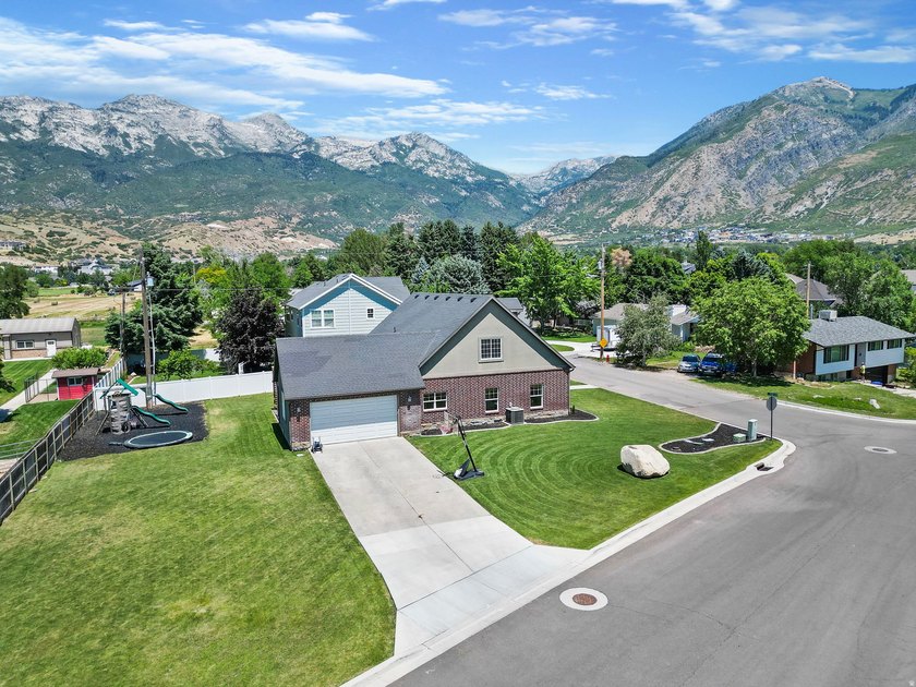 Located in the heart of Alpine, this home combines updated - photo 45
