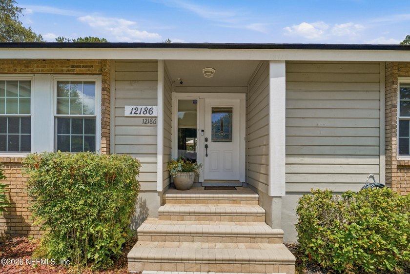 Welcome to this beautiful 4-bedroom, 2.5-bath home in the heart - photo 2