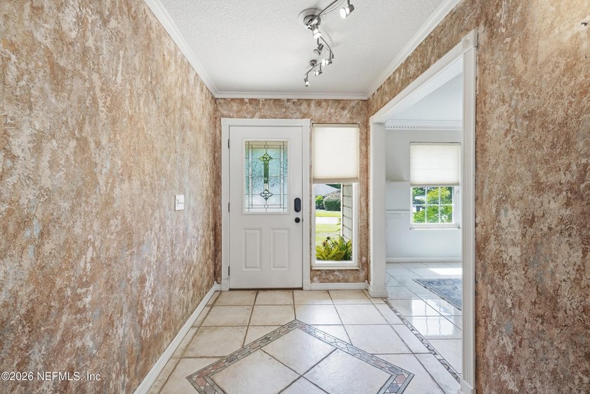 Welcome to this beautiful 4-bedroom, 2.5-bath home in the heart - photo 3