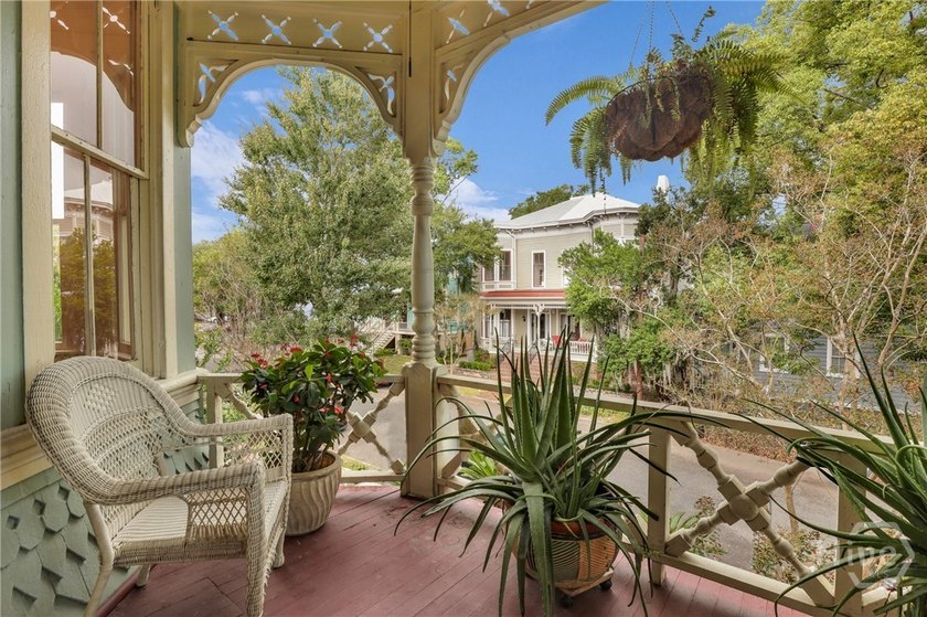Experience Savannah charm just one block from Forsyth Park! This - photo 2