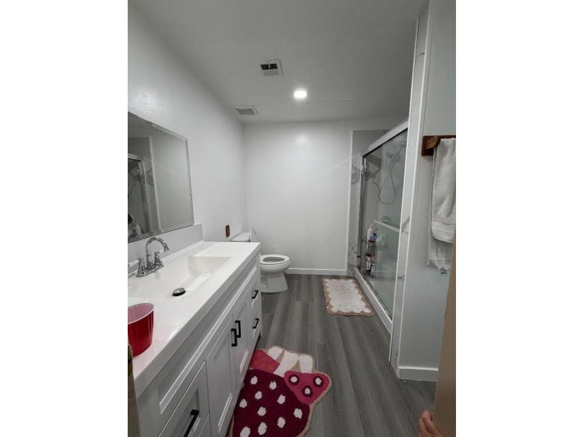Welcome to the beautiful 1,344 sqft 3 bedroom, 2 bathroom mobile - photo 4