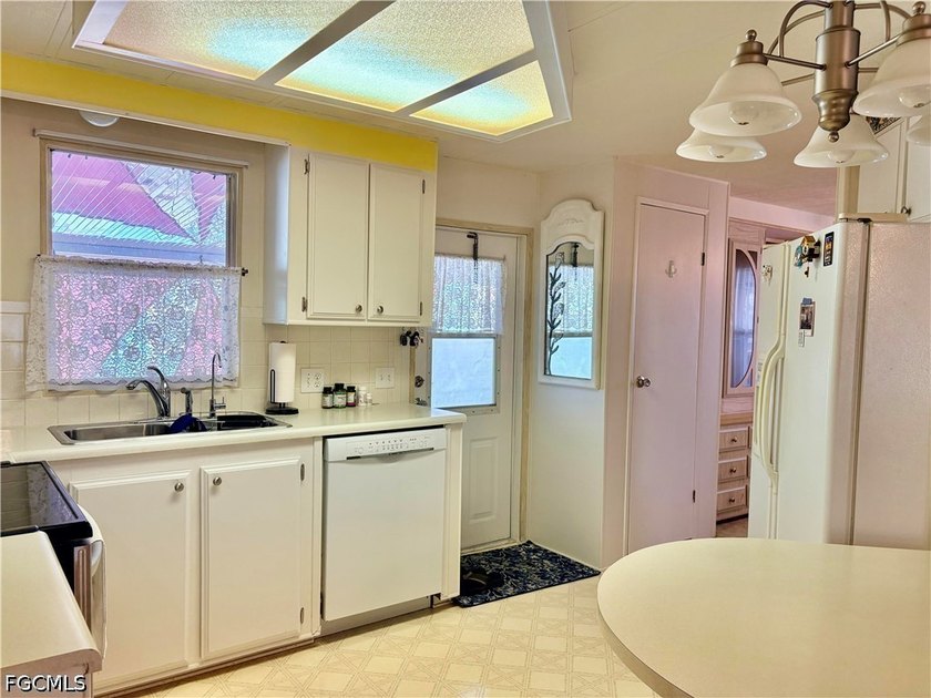 Well-maintained 2-bedroom, 2-bath manufactured home in desirable - photo 11
