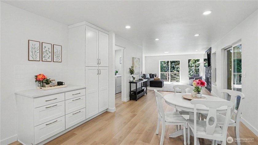 Experience the perfect blend of modern design and Northwest - photo 15