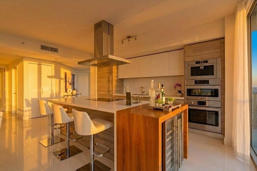 Experience the pinnacle of coastal luxury in this fully - photo 10