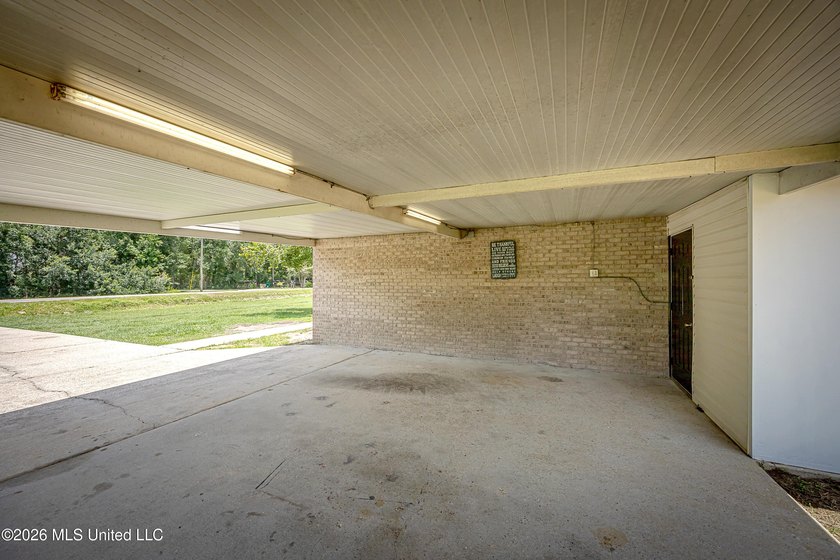 Move right in and start enjoying all that Ocean Springs has to - photo 35