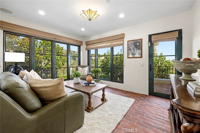 Nestled serenely on the front row, this extraordinary estate - photo 36