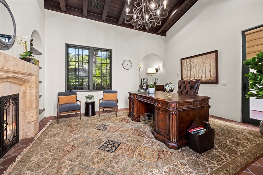 Nestled serenely on the front row, this extraordinary estate - photo 47