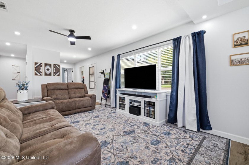BACK ON THE MARKET AT NO FAULT TO SELLER! Move right into this - photo 7