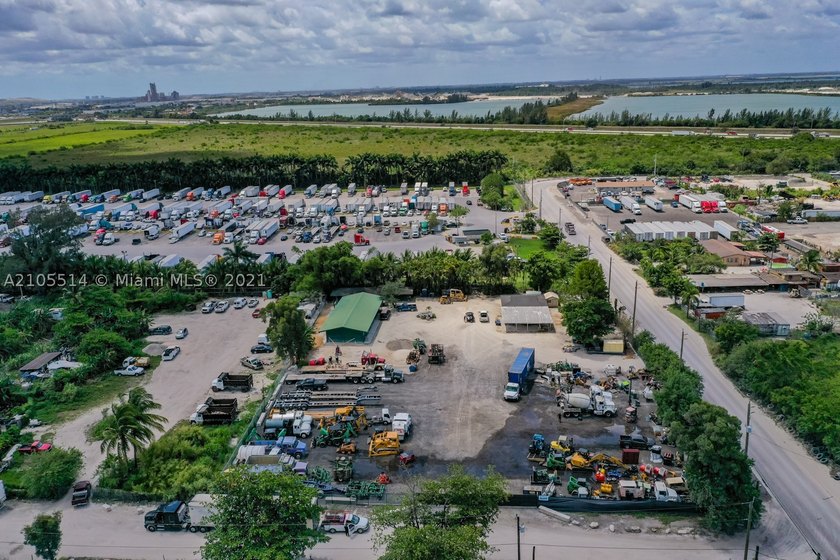 Unique Income-Producing Property - Endless Opportunities | For - photo 14