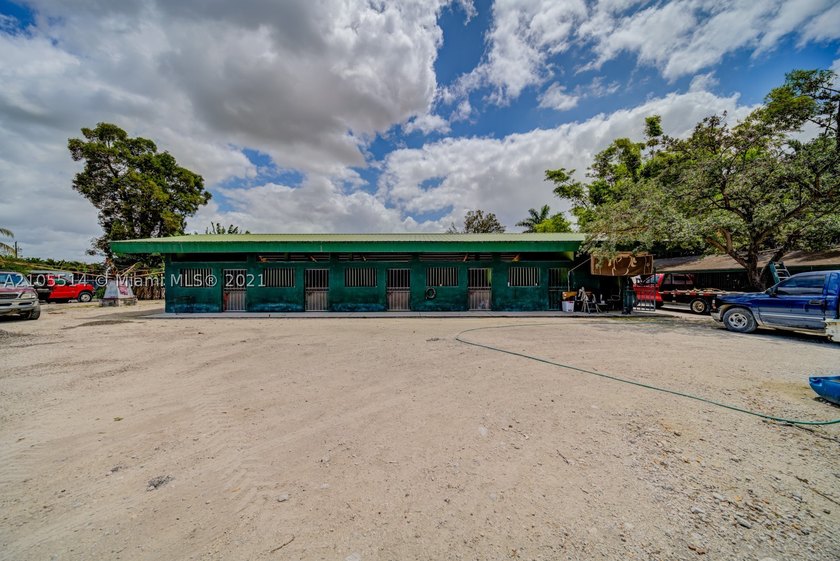 Unique Income-Producing Property - Endless Opportunities | For - photo 18