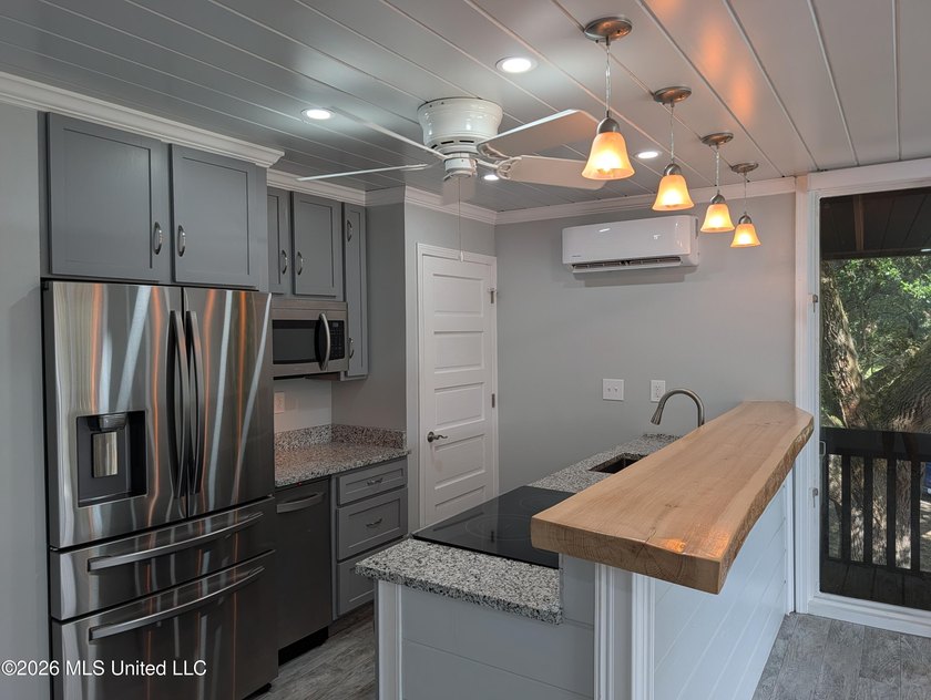 Great Getaway or Perfect for Maintenance-Free Living! Welcome to - photo 18