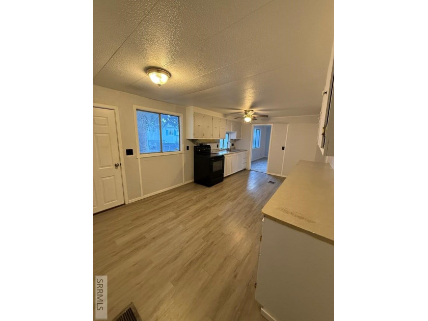 Welcome to your new home in Pocatello! This well-maintained - photo 21