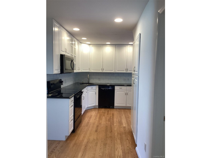 Come see this Move in Ready Colonial and call it your home! - photo 23