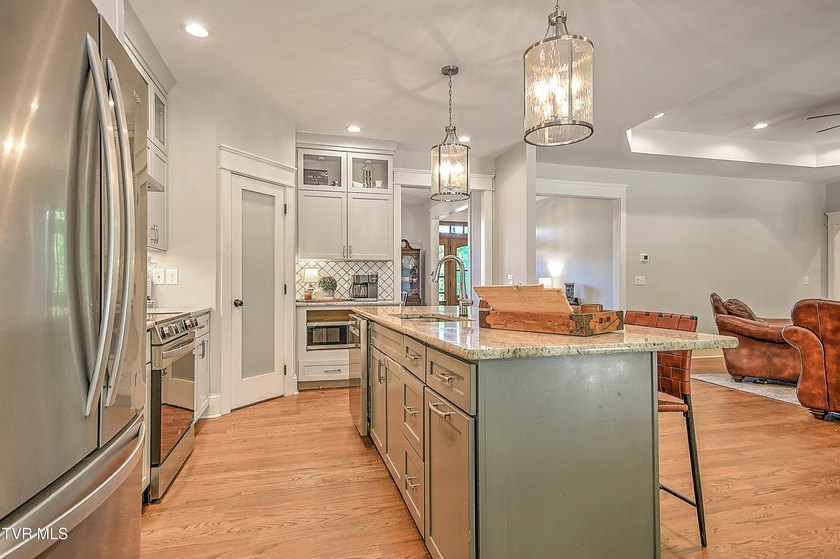 Back on the Market at no fault of house or Sellers. Luxury - photo 24