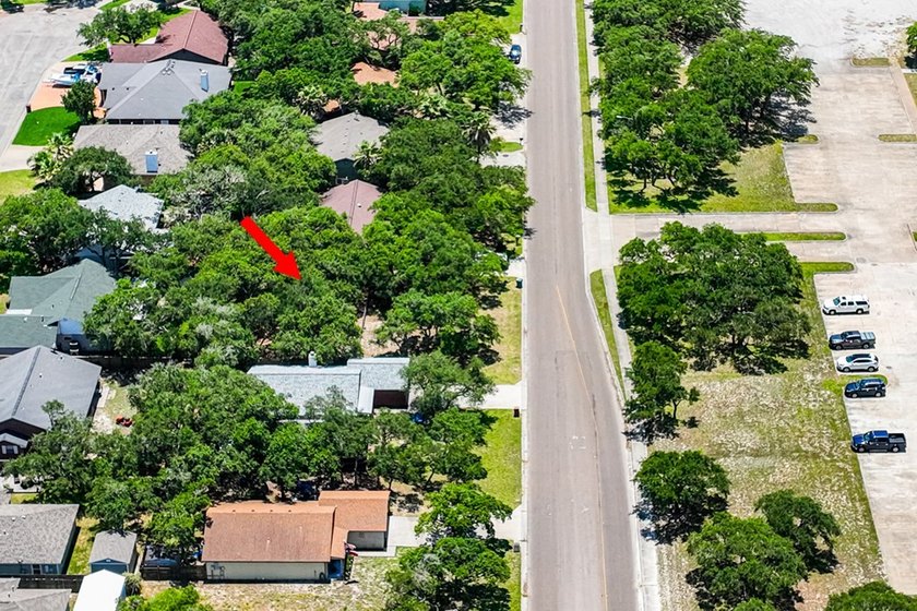 Build your dream home right in the middle of Rockport! This lot - photo 6