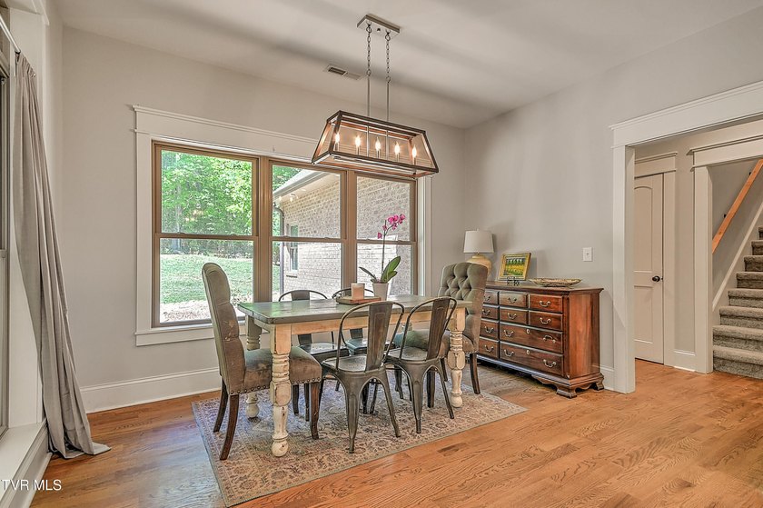 Back on the Market at no fault of house or Sellers. Luxury - photo 31