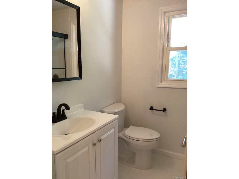 Come see this Move in Ready Colonial and call it your home! - photo 32