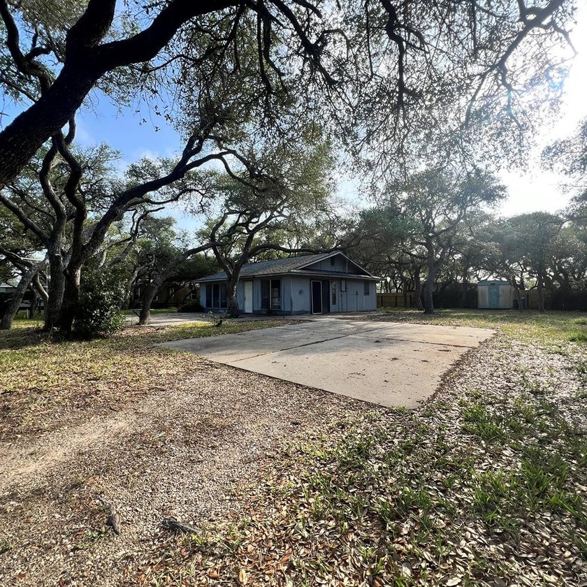 New Price! Prime Rockport location with Huge potential! Calling - photo 2