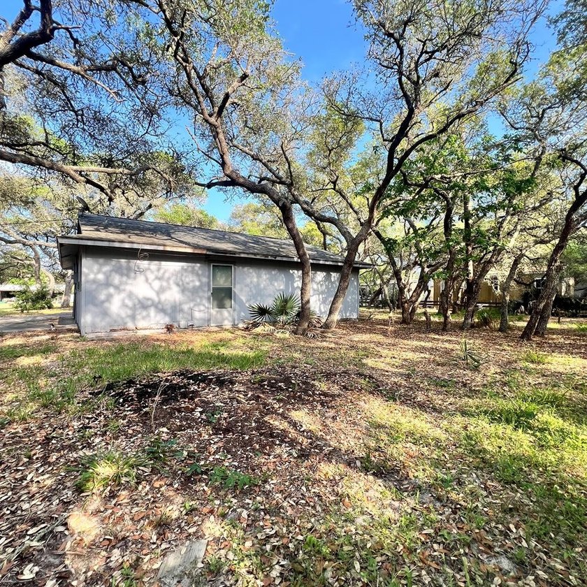 New Price! Prime Rockport location with Huge potential! Calling - photo 7