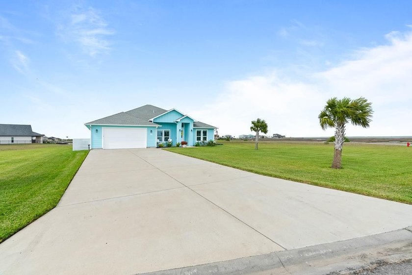 Location! Location! Location! Stunning waterfront property with - photo 2