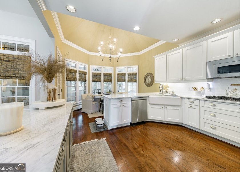 Welcome to 705 Clubside Drive, an exceptional four sided brick - photo 20