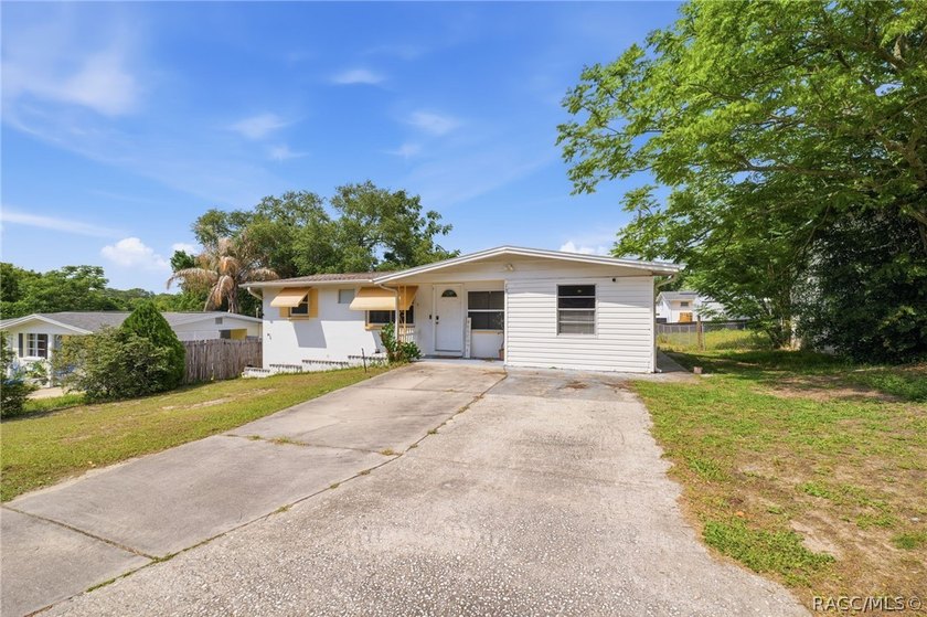 Nestled on a thoughtfully 0.14-acre lot, this charming 2-bedroom - photo 5
