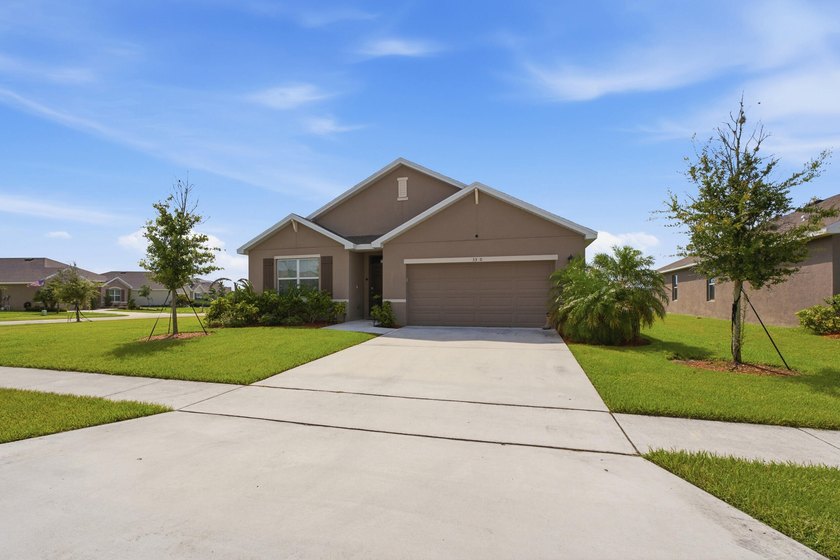 Built in 2022, this extended Cali model is ideally situated on a - photo 2